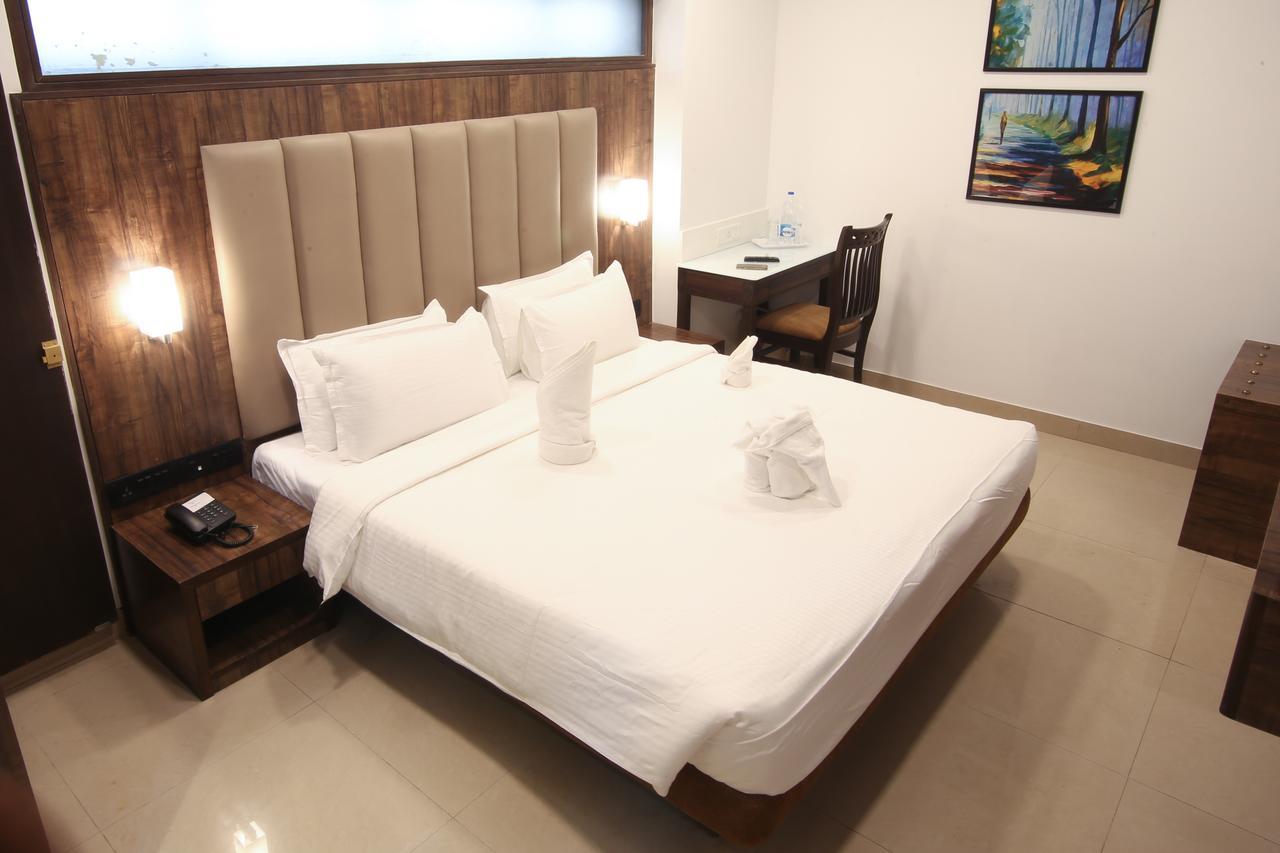 Golden Chariot The Boutique Hotel Mumbai Bagian luar foto