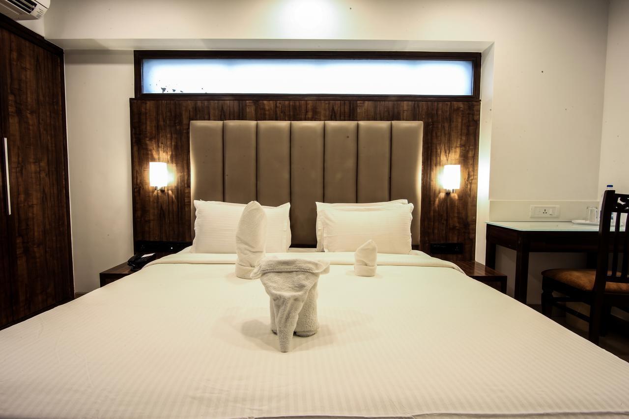 Golden Chariot The Boutique Hotel Mumbai Bagian luar foto