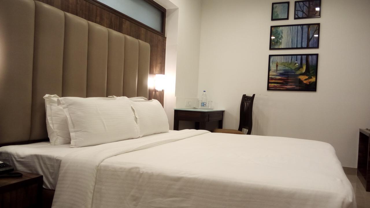 Golden Chariot The Boutique Hotel Mumbai Bagian luar foto