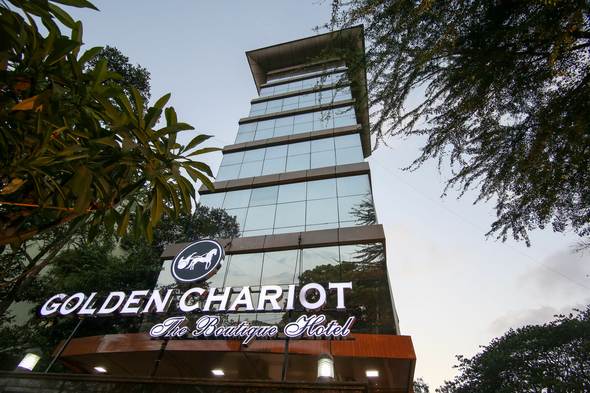 Golden Chariot The Boutique Hotel Mumbai Bagian luar foto