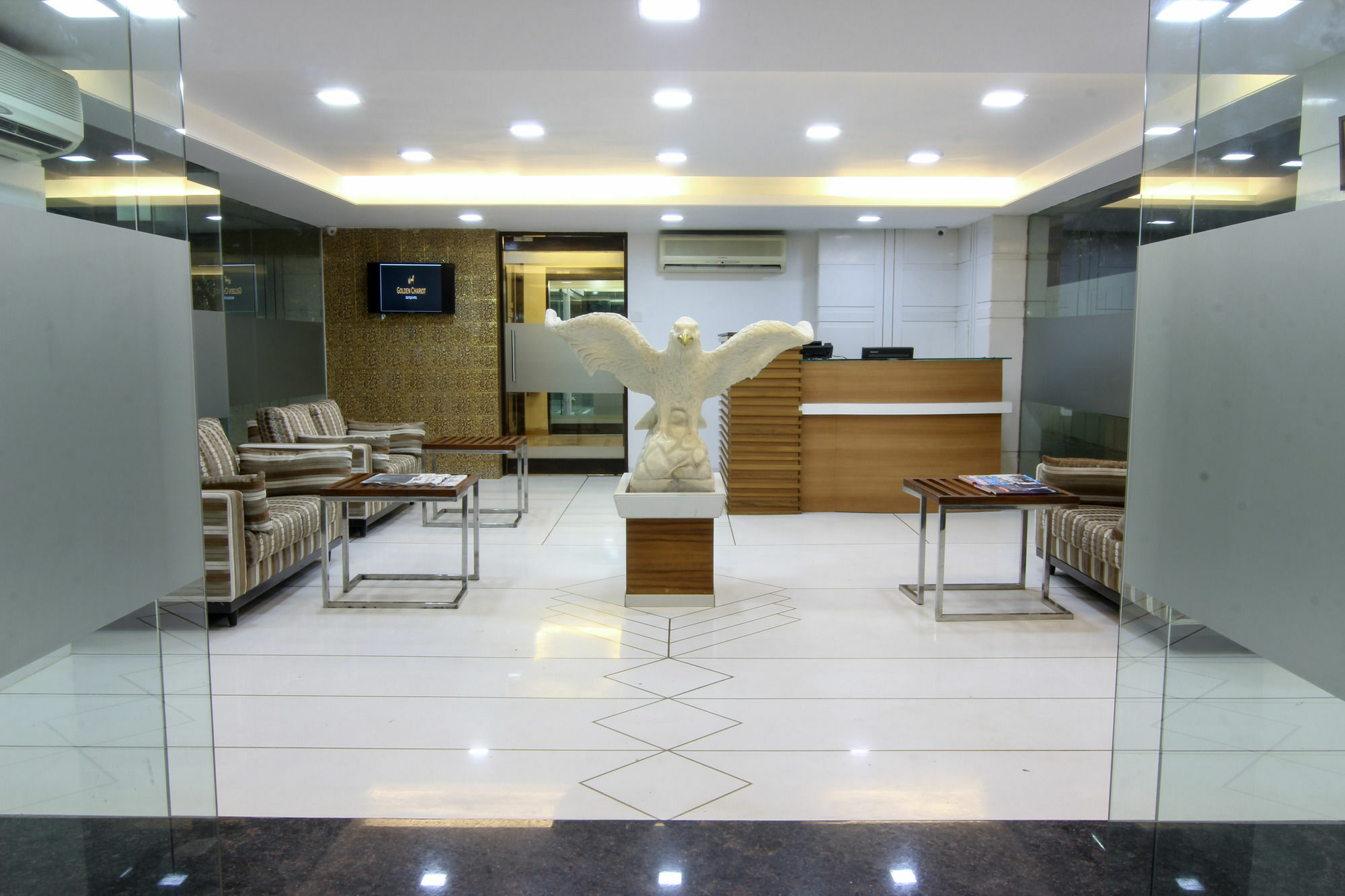 Golden Chariot The Boutique Hotel Mumbai Bagian luar foto